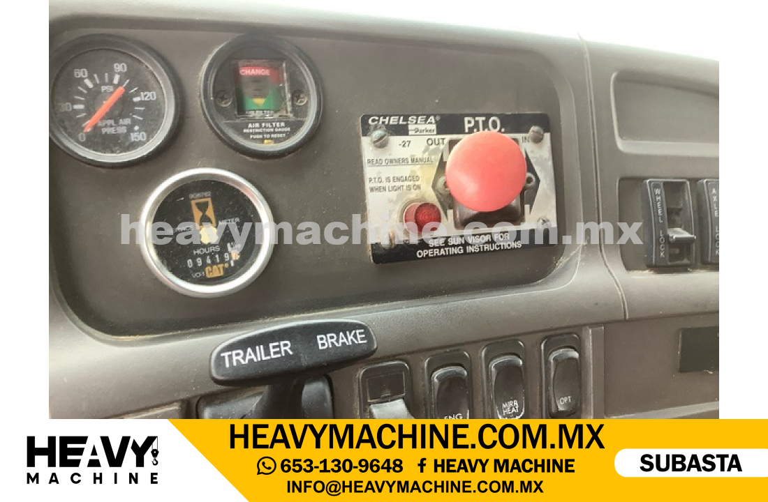 Grúa Articulada 2005 STERLING LT9500