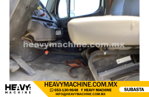 Grúa Articulada 2013 FREIGHTLINER M2106