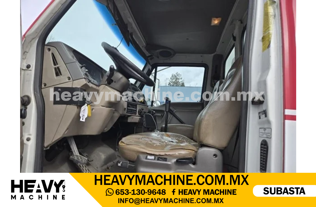 Grúa Titán 2004 STERLING LT8513