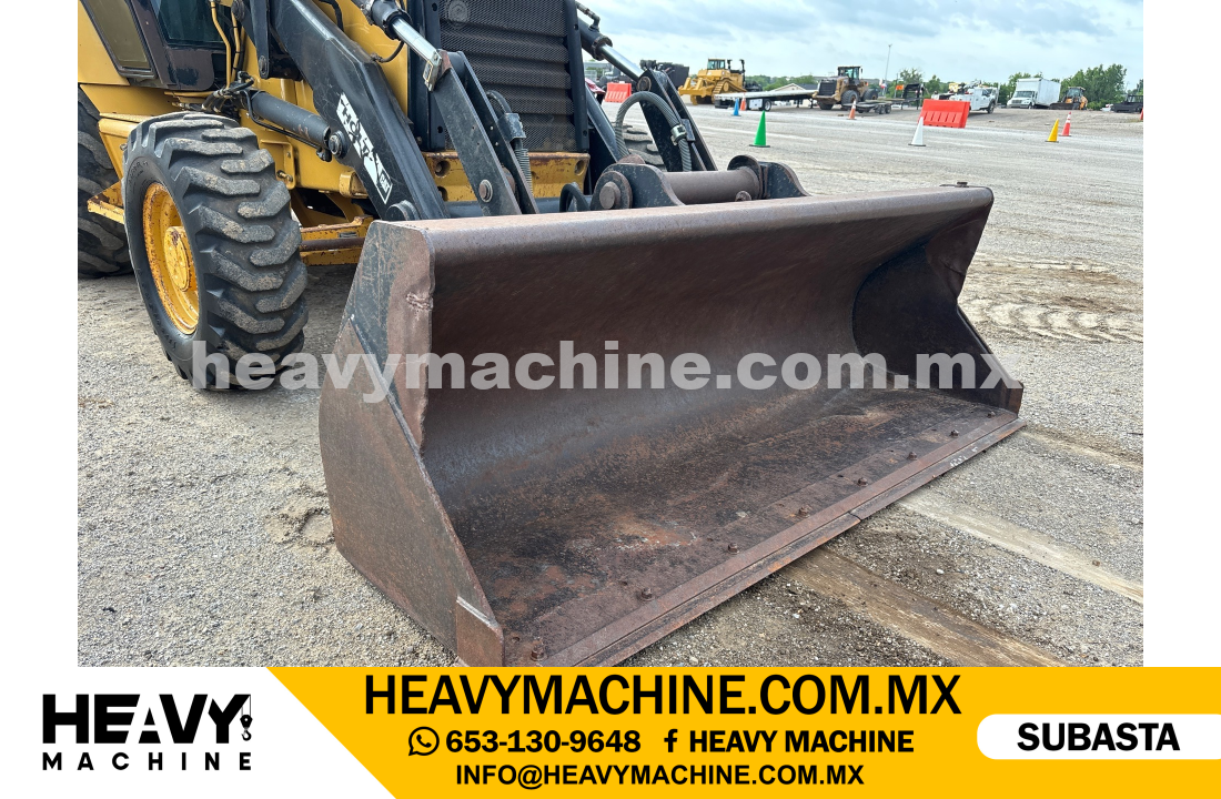 Maquinaria Pesada Retroexcavadora 2004 CAT 420D