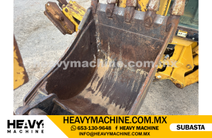 Maquinaria Pesada Retroexcavadora 2004 CAT 420D